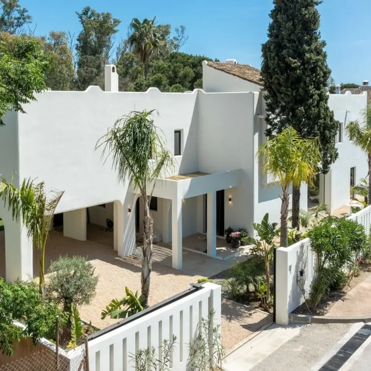 Venta de villa independiente en Guadalmina Baja