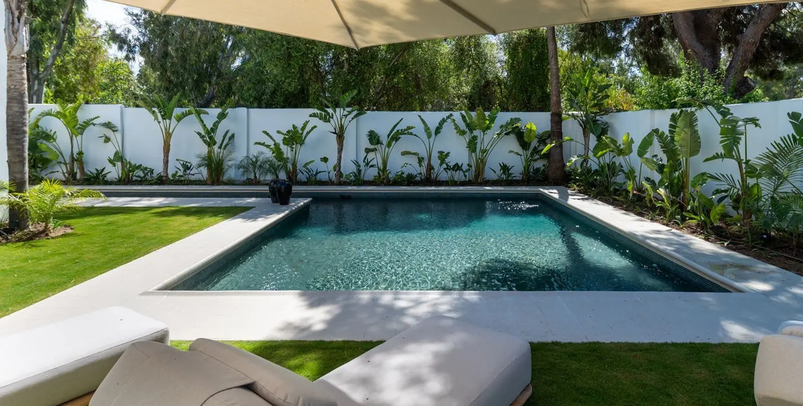 Sale of detached villa in Guadalmina Baja 16