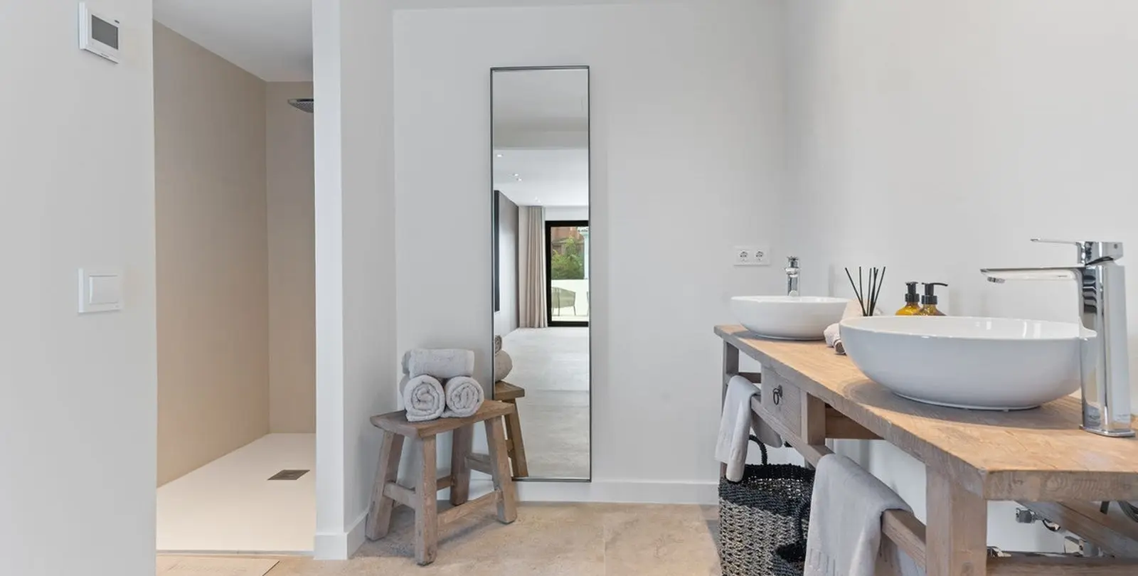 Sale of detached villa in Guadalmina Baja 19