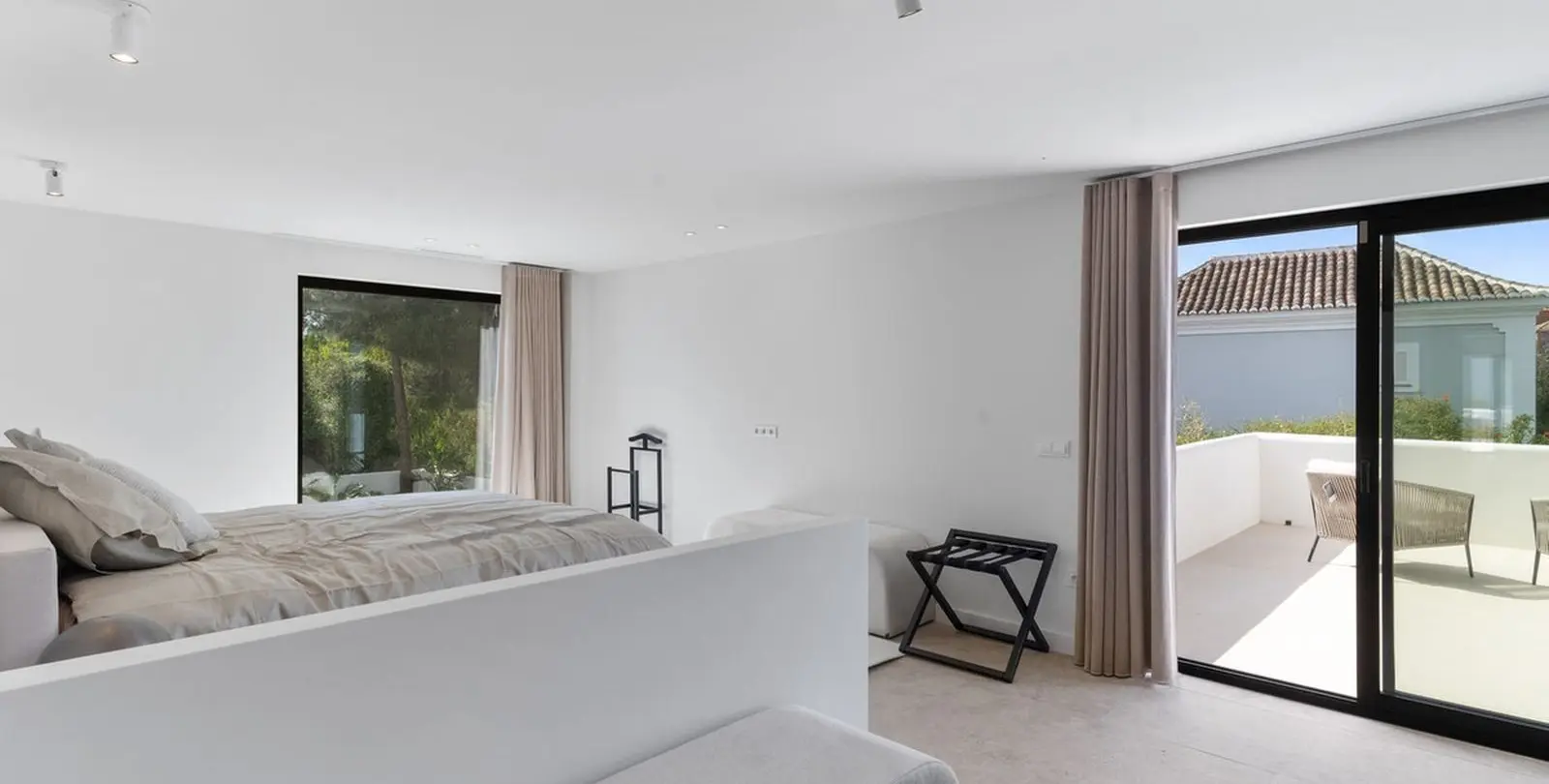 Sale of detached villa in Guadalmina Baja 21