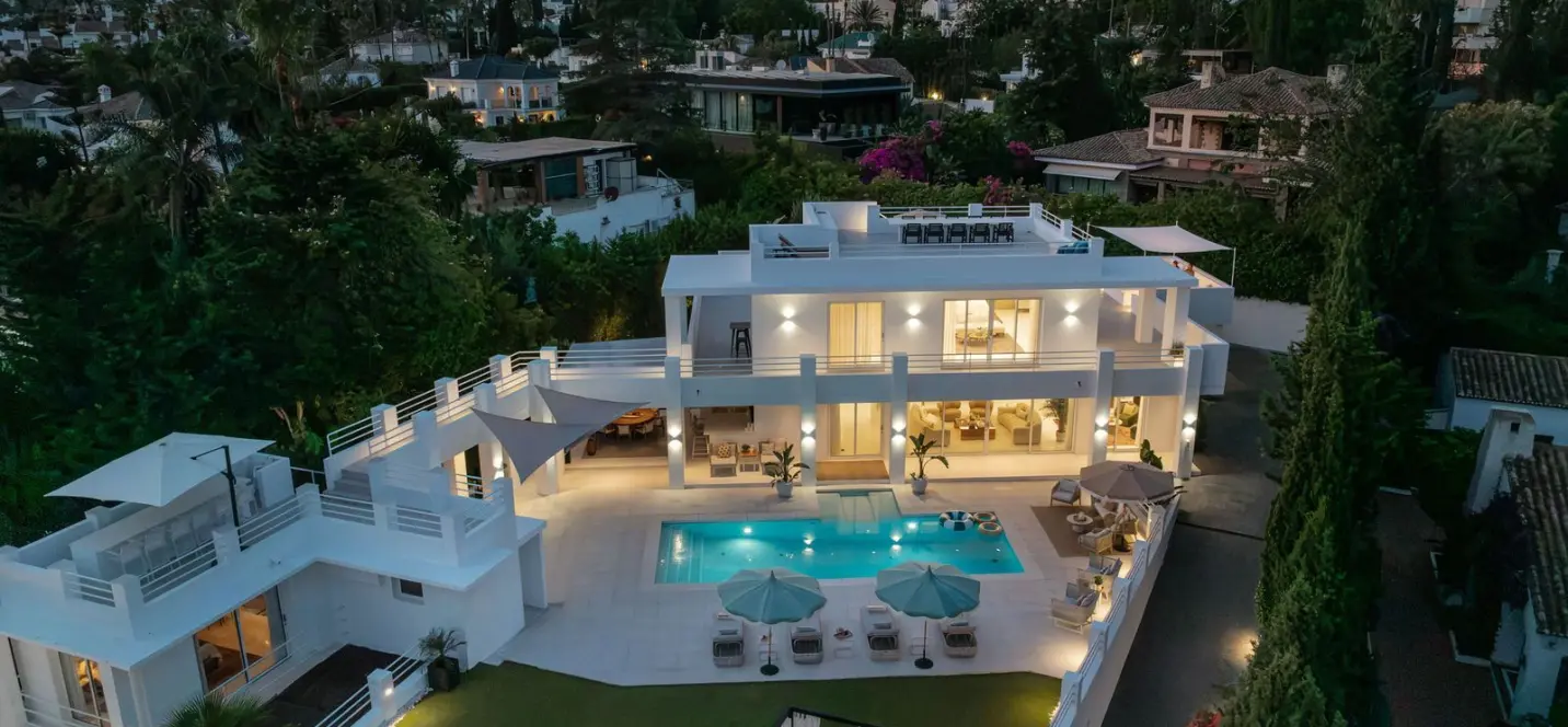 Sale of detached villa in Nueva Andalucía 0