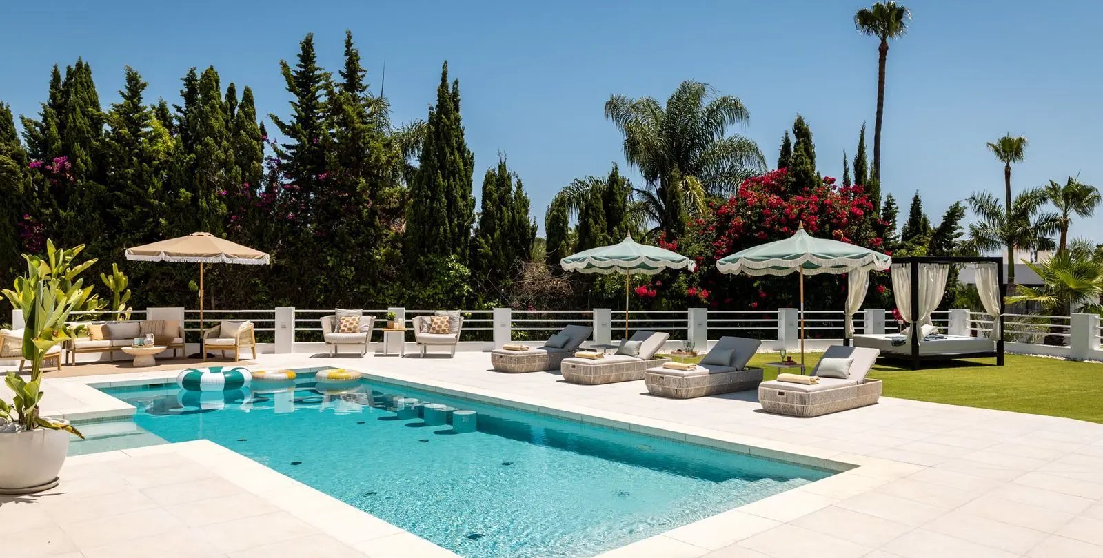 Sale of detached villa in Nueva Andalucía 10