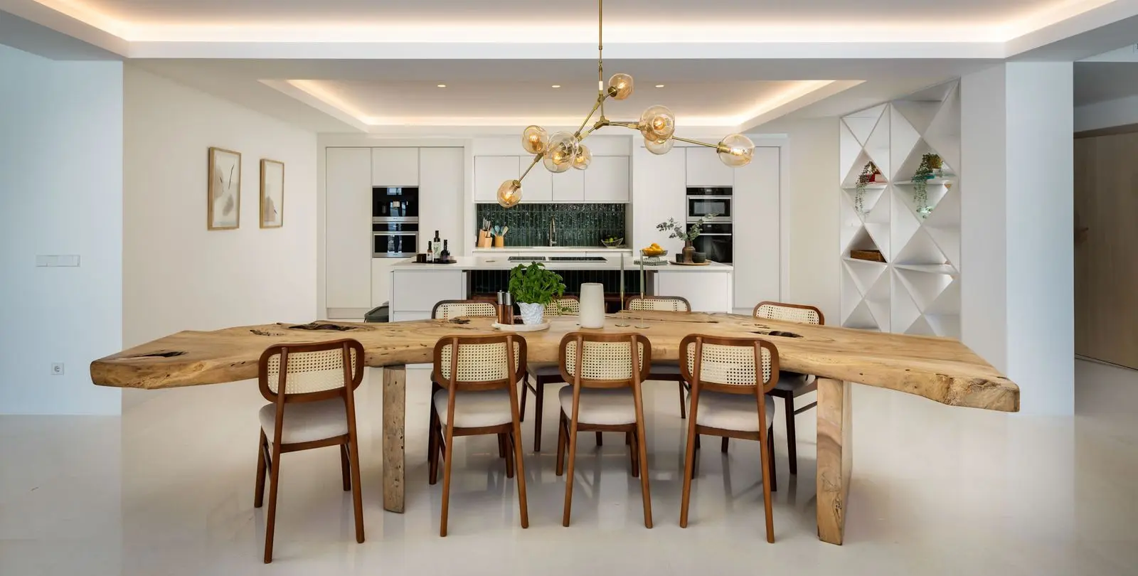 Sale of detached villa in Nueva Andalucía 15