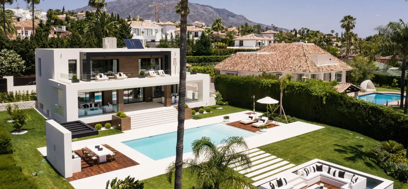 Sale of detached villa in Nueva Andalucía 1