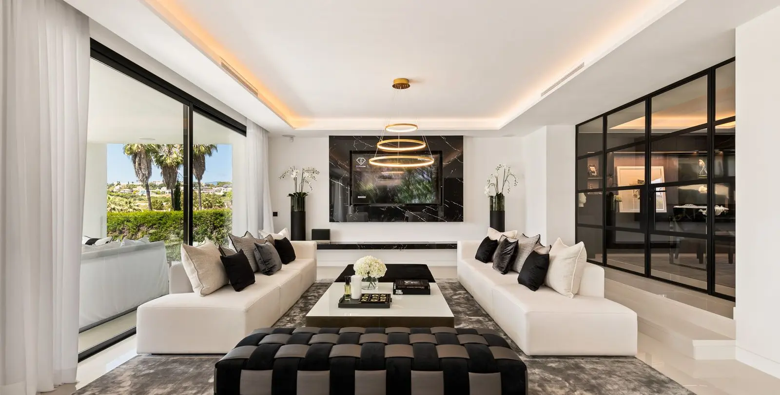 Sale of detached villa in Nueva Andalucía 3