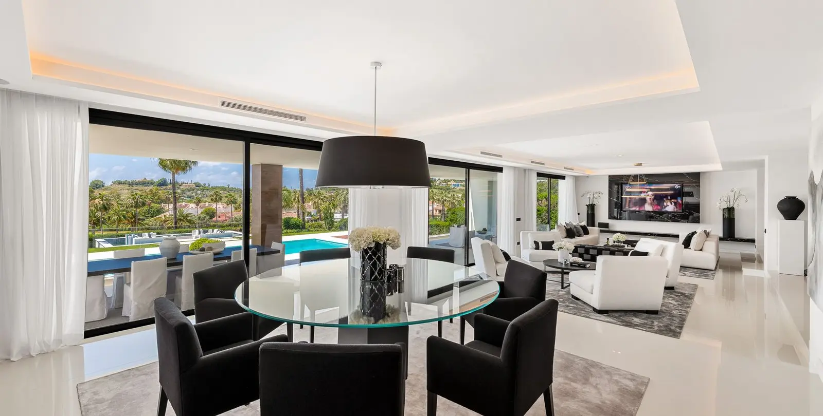 Sale of detached villa in Nueva Andalucía 5
