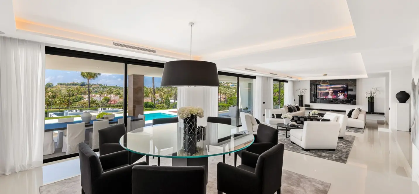 Sale of detached villa in Nueva Andalucía 4