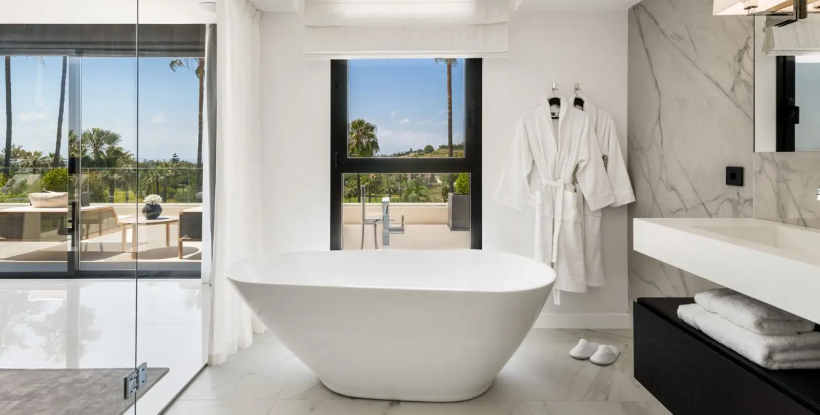 Sale of detached villa in Nueva Andalucía 11