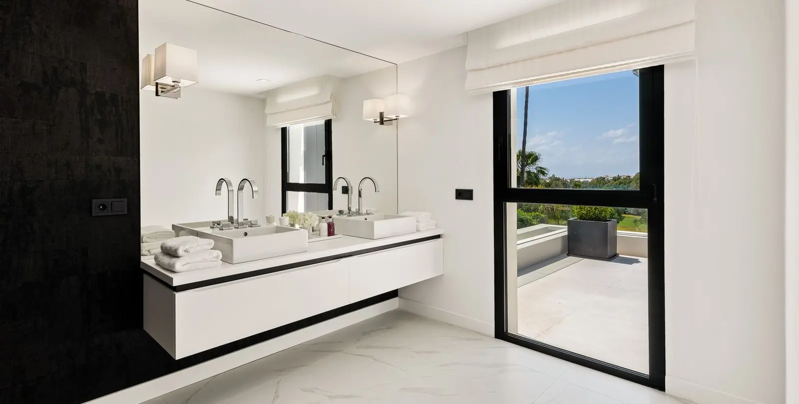 Sale of detached villa in Nueva Andalucía 16