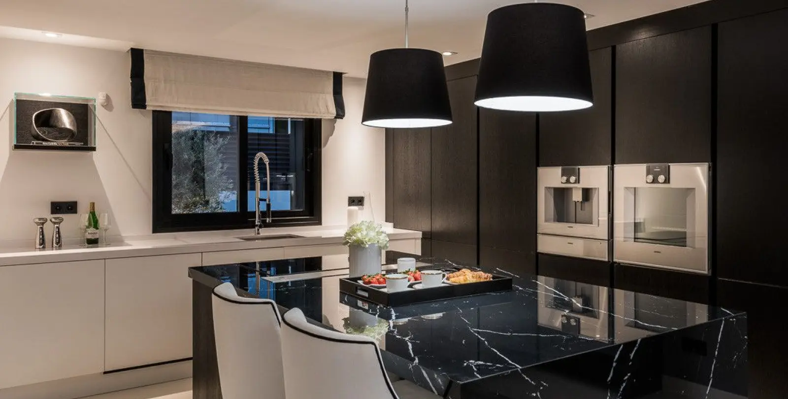 Sale of detached villa in Nueva Andalucía 34
