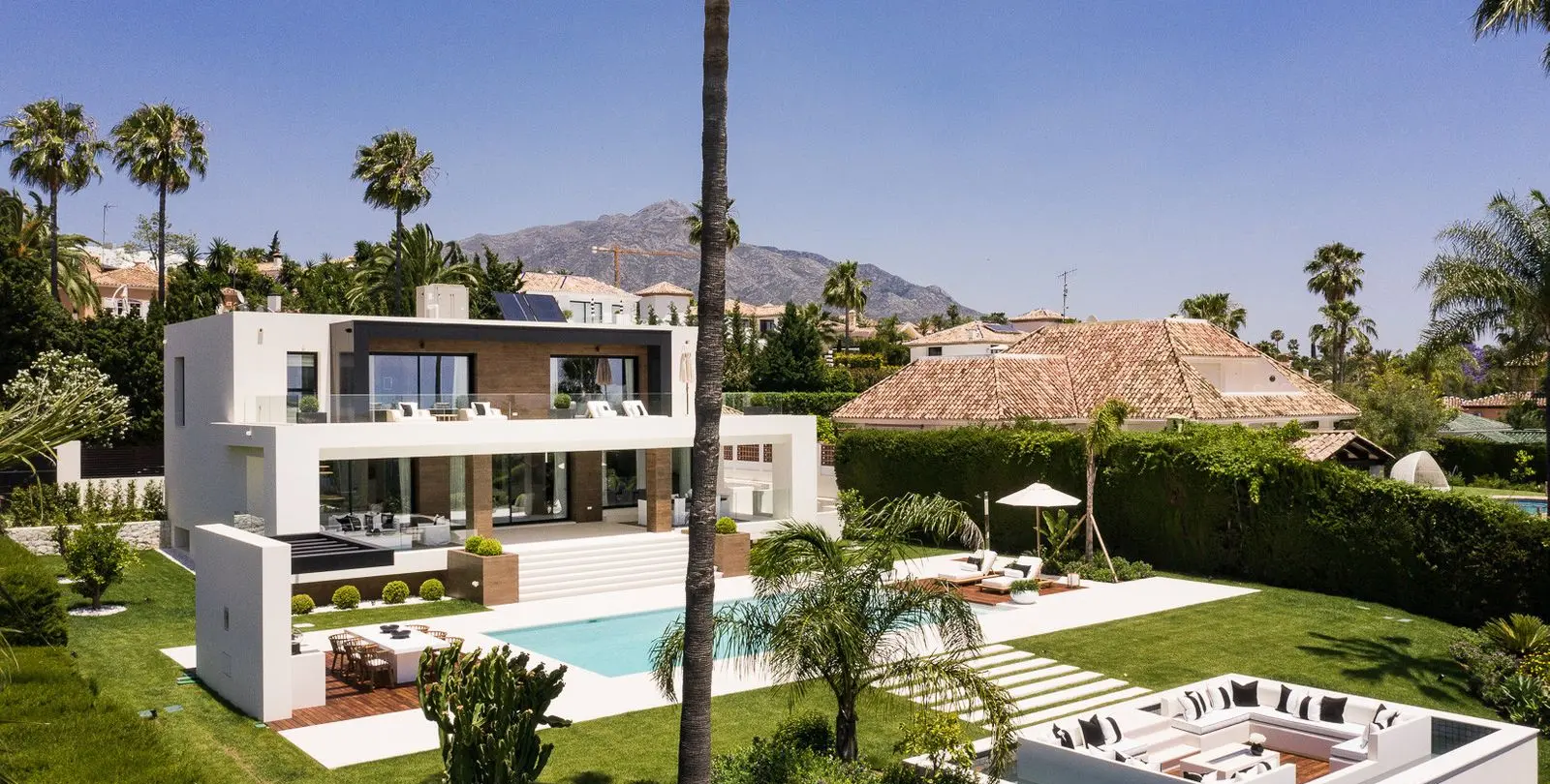 Sale of detached villa in Nueva Andalucía 41
