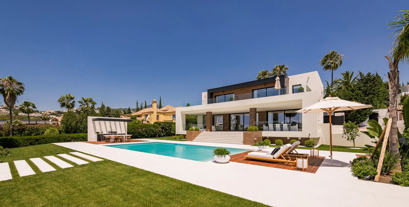 Sale of detached villa in Nueva Andalucía 57