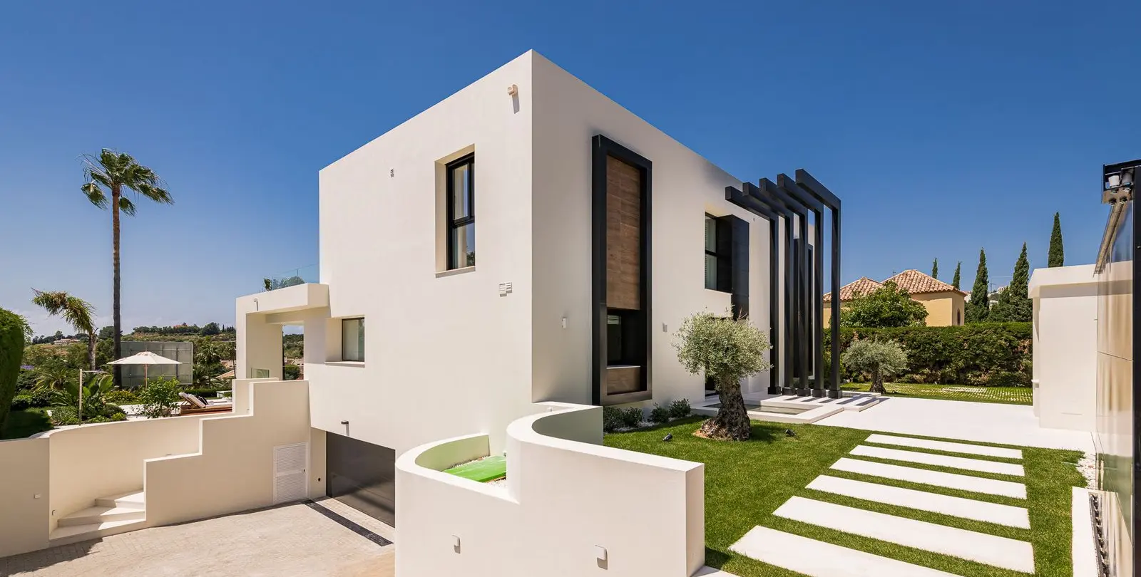 Sale of detached villa in Nueva Andalucía 74