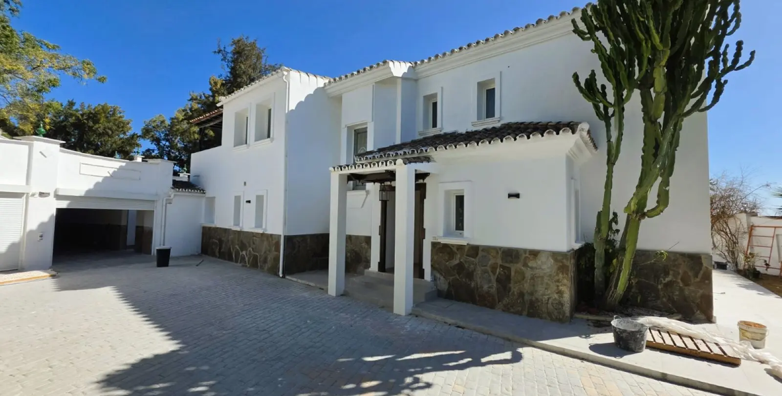 Long-term rent of detached villa in Nueva Andalucía 19