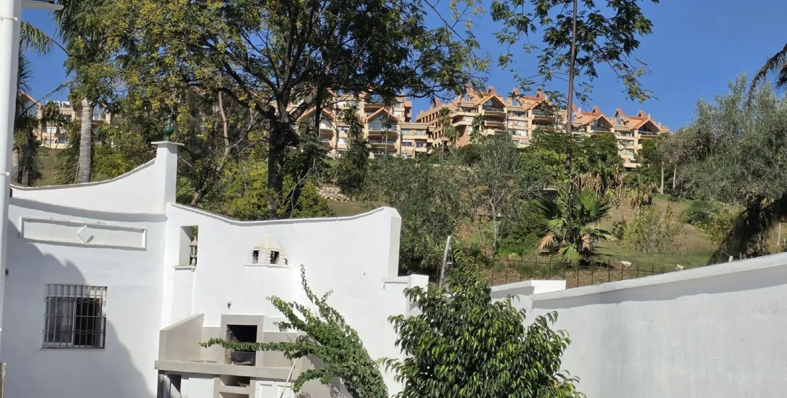 Long-term rent of detached villa in Nueva Andalucía 24