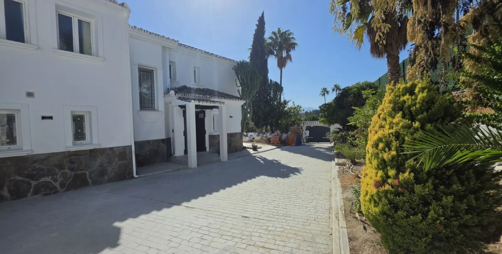 Long-term rent of detached villa in Nueva Andalucía 33