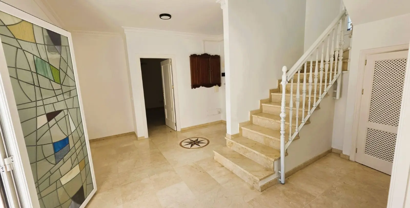 Long-term rent of detached villa in Nueva Andalucía 42
