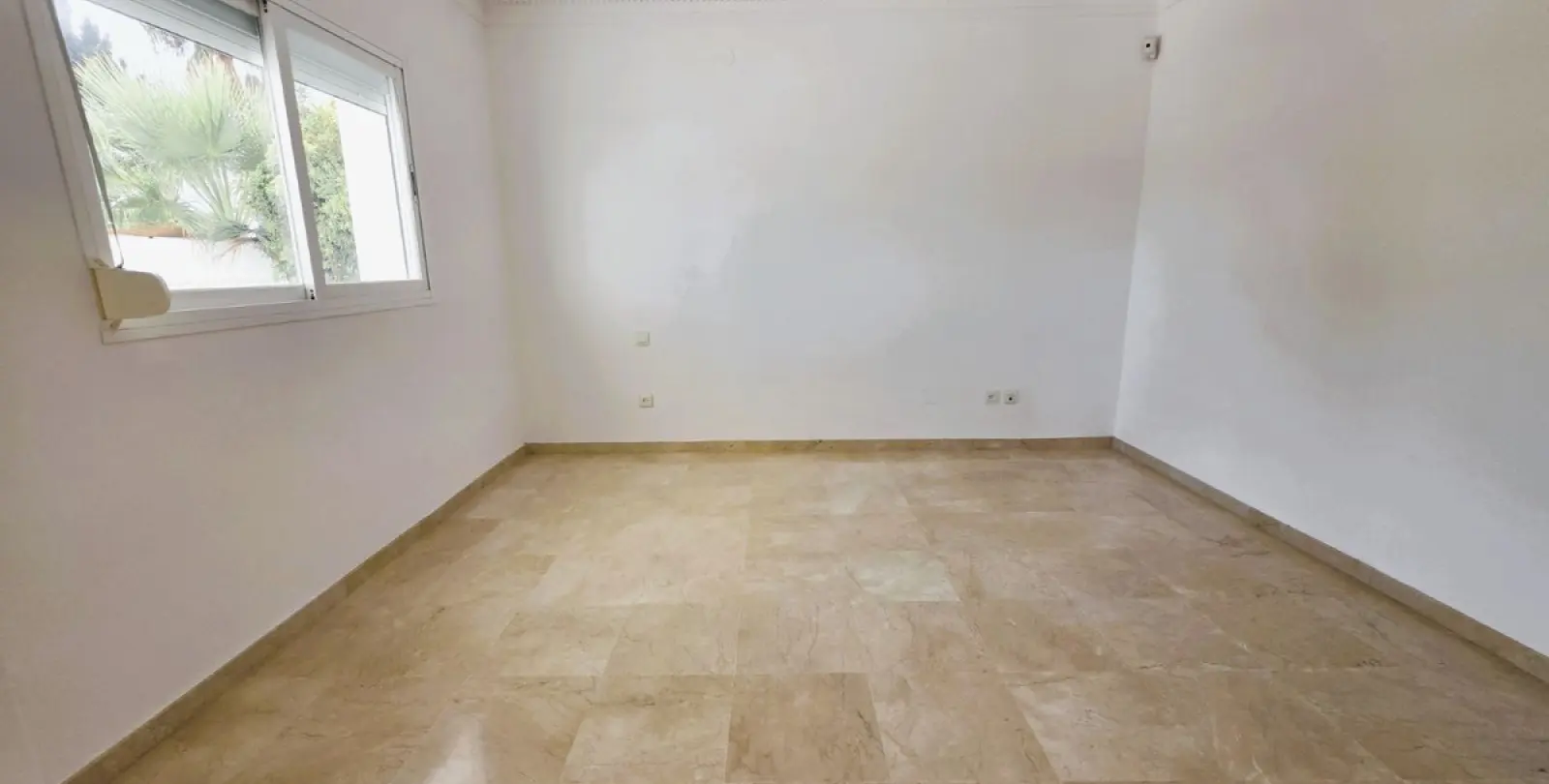 Long-term rent of detached villa in Nueva Andalucía 44