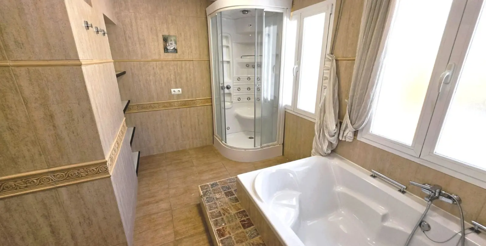 Long-term rent of detached villa in Nueva Andalucía 93