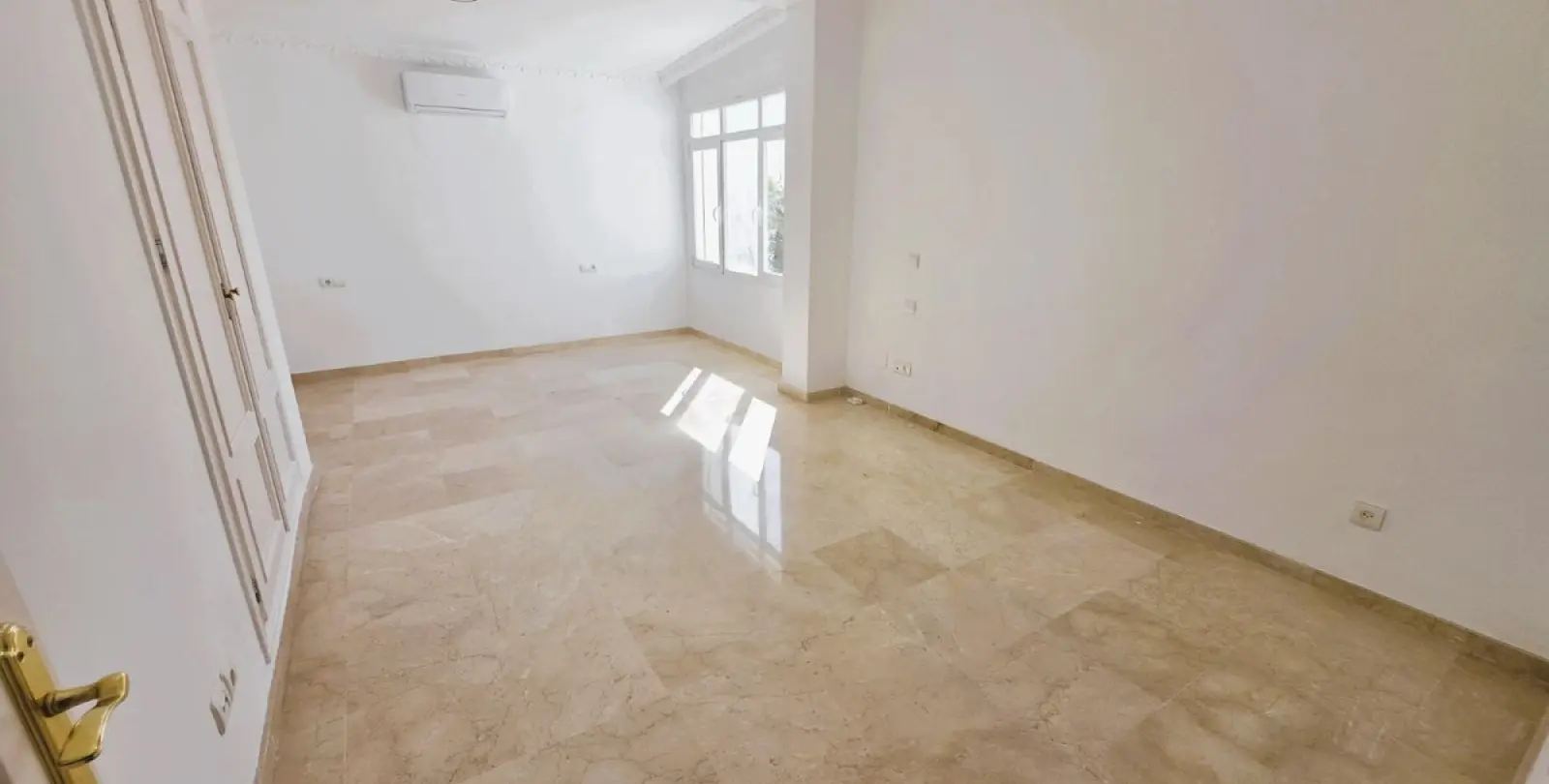 Long-term rent of detached villa in Nueva Andalucía 94