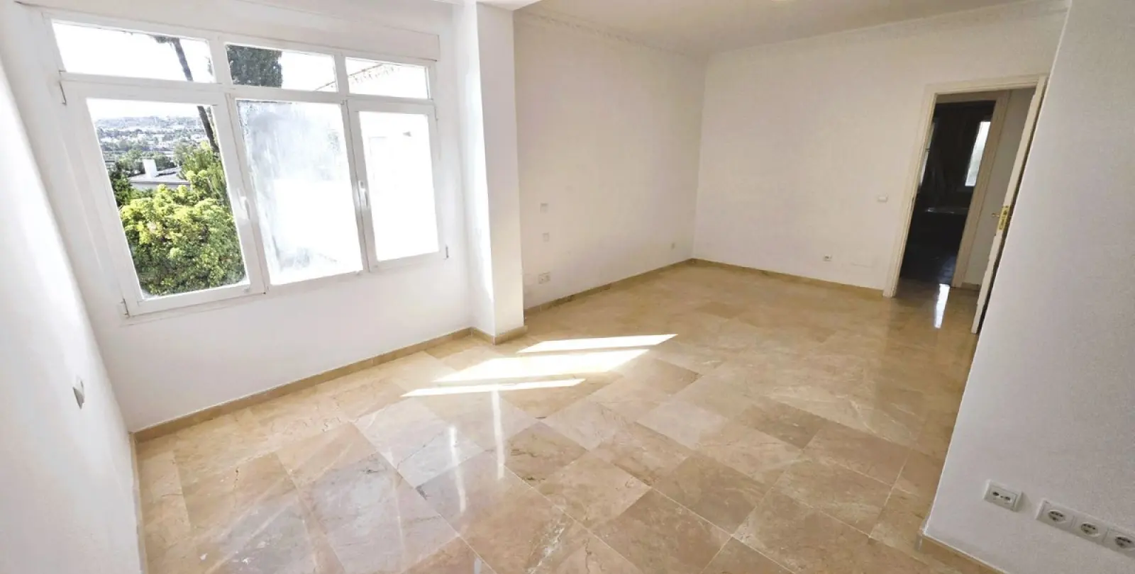 Long-term rent of detached villa in Nueva Andalucía 101