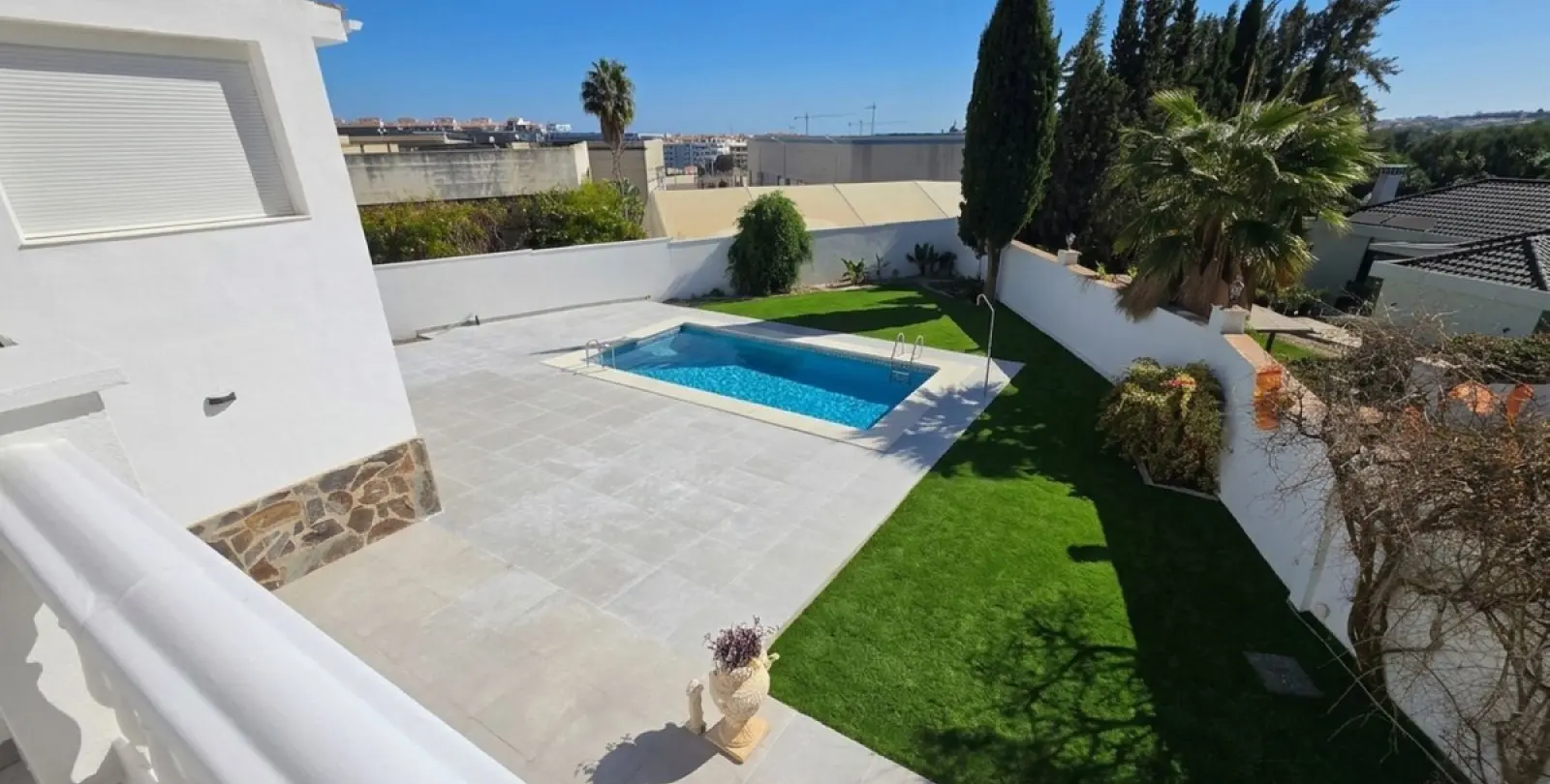 Long-term rent of detached villa in Nueva Andalucía 131