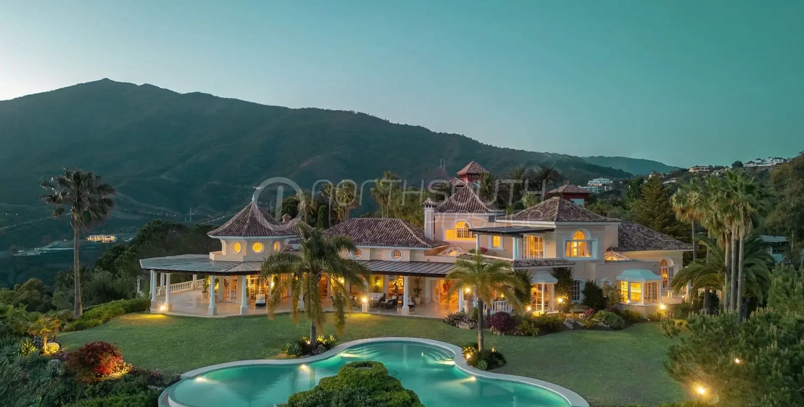 Sale of detached villa in Benahavís 2