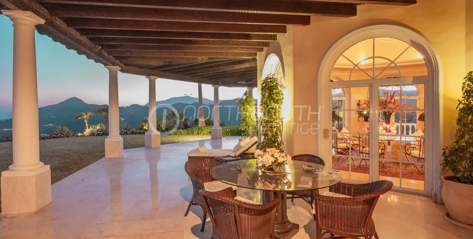 Sale of detached villa in Benahavís 11