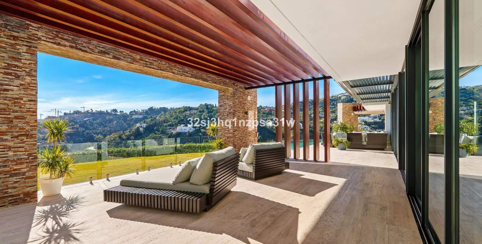 Sale of detached villa in Benahavís 34