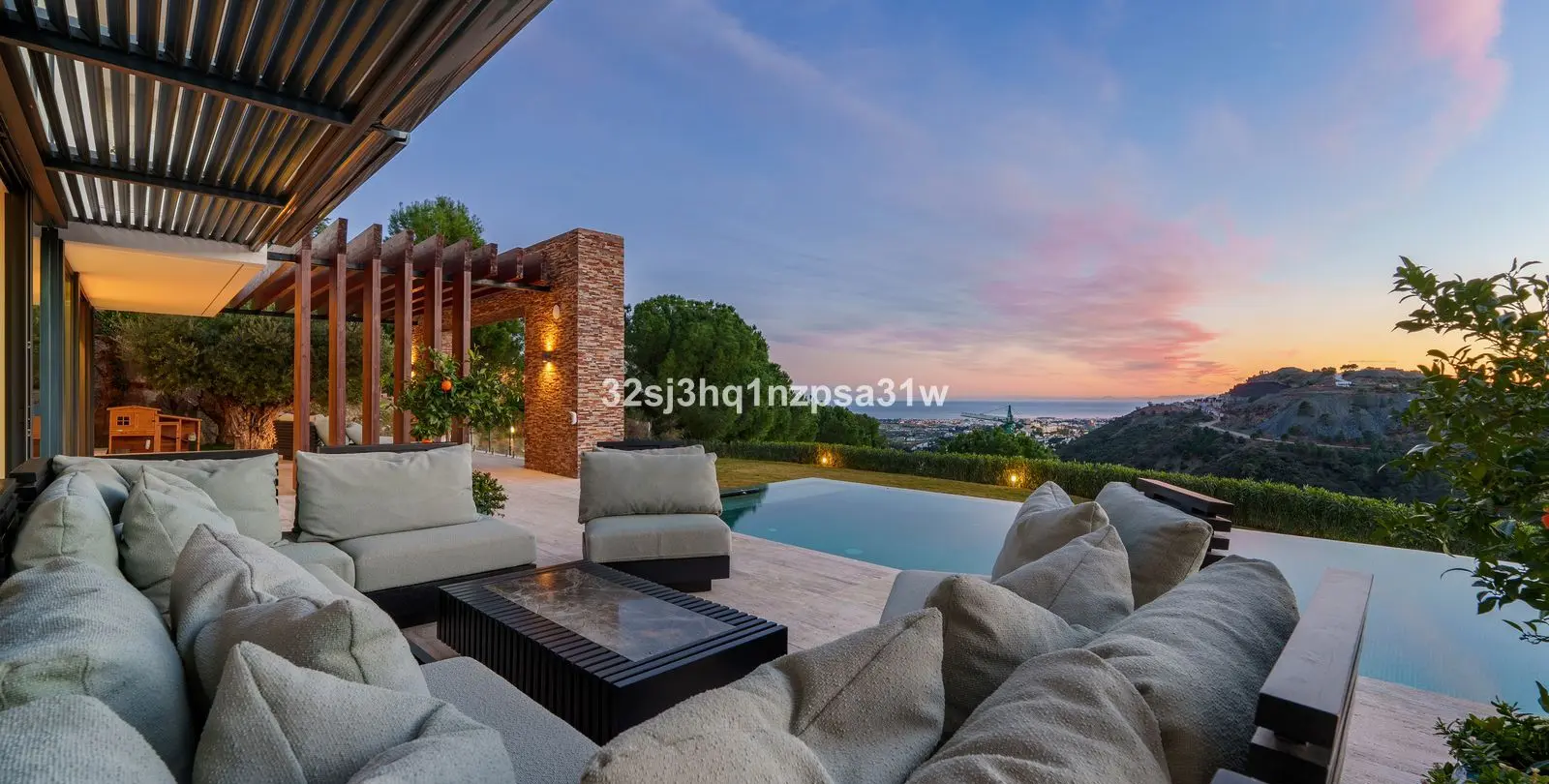Sale of detached villa in Benahavís 57