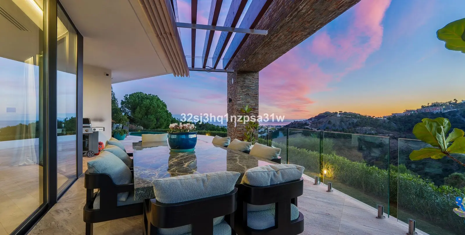 Sale of detached villa in Benahavís 58