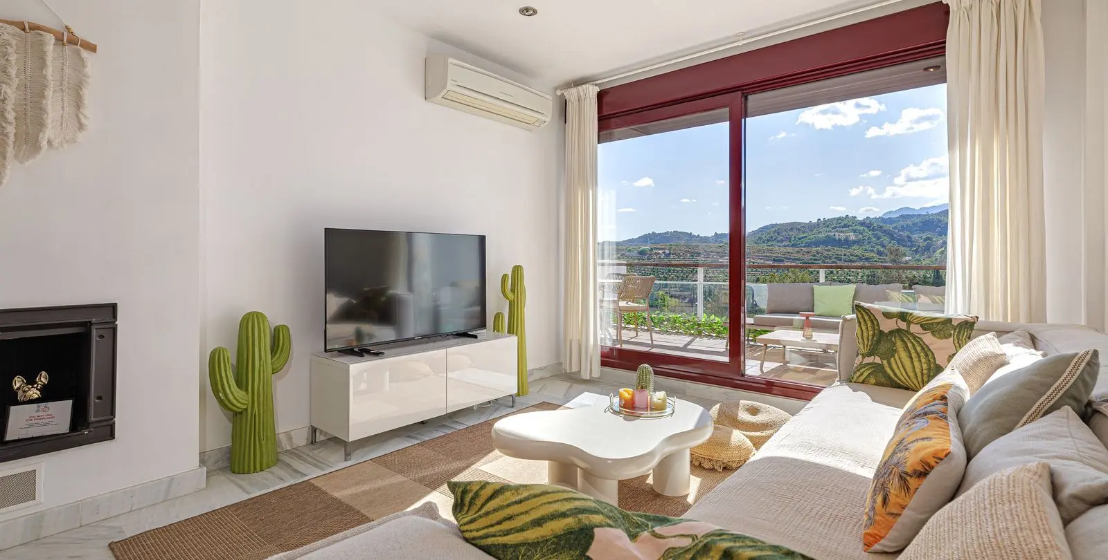 Venta de apartamento en planta media en Benahavís 4