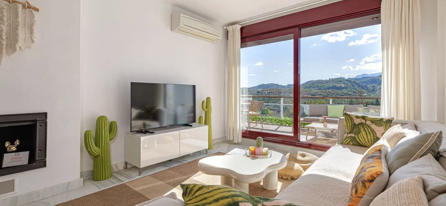 Venta de apartamento en planta media en Benahavís 3