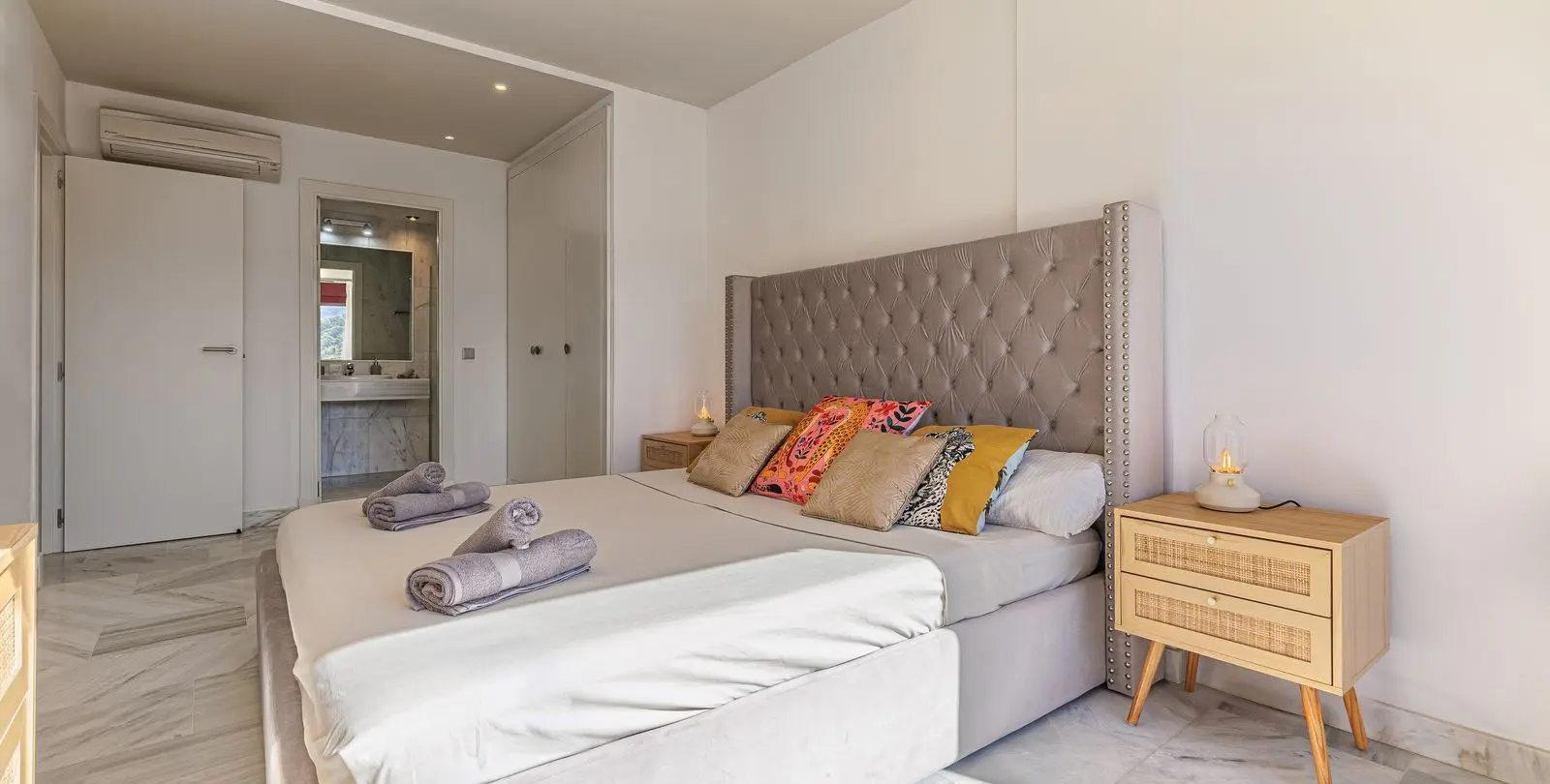 Venta de apartamento en planta media en Benahavís 7