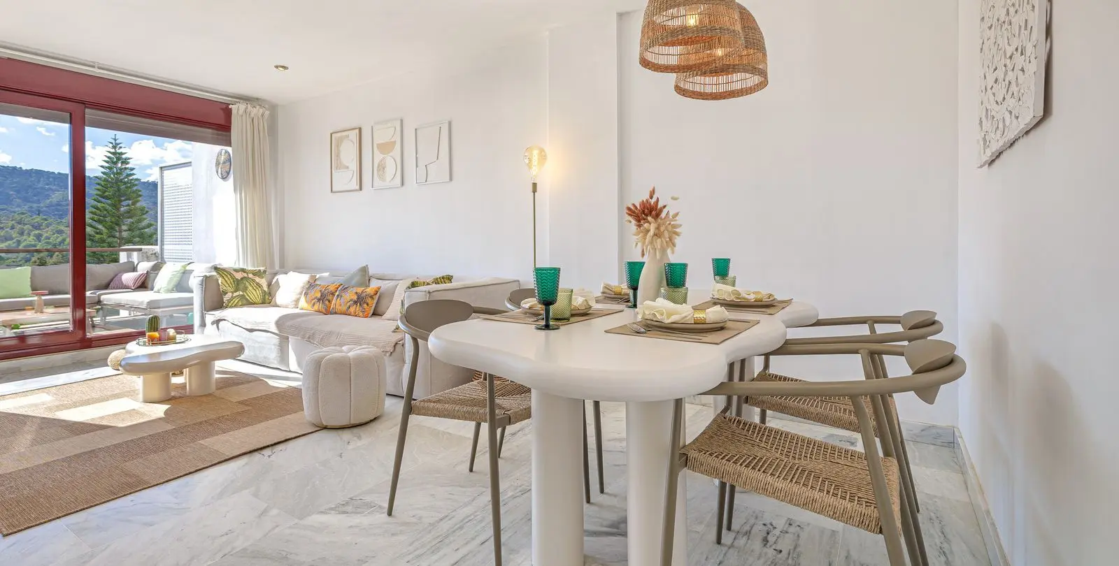 Venta de apartamento en planta media en Benahavís 11