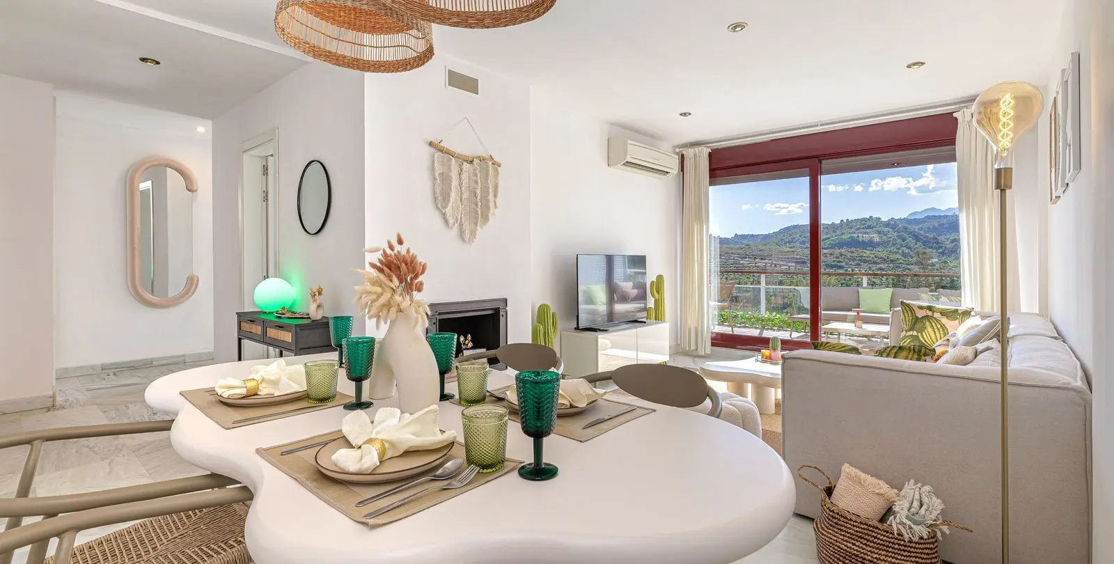 Venta de apartamento en planta media en Benahavís 12