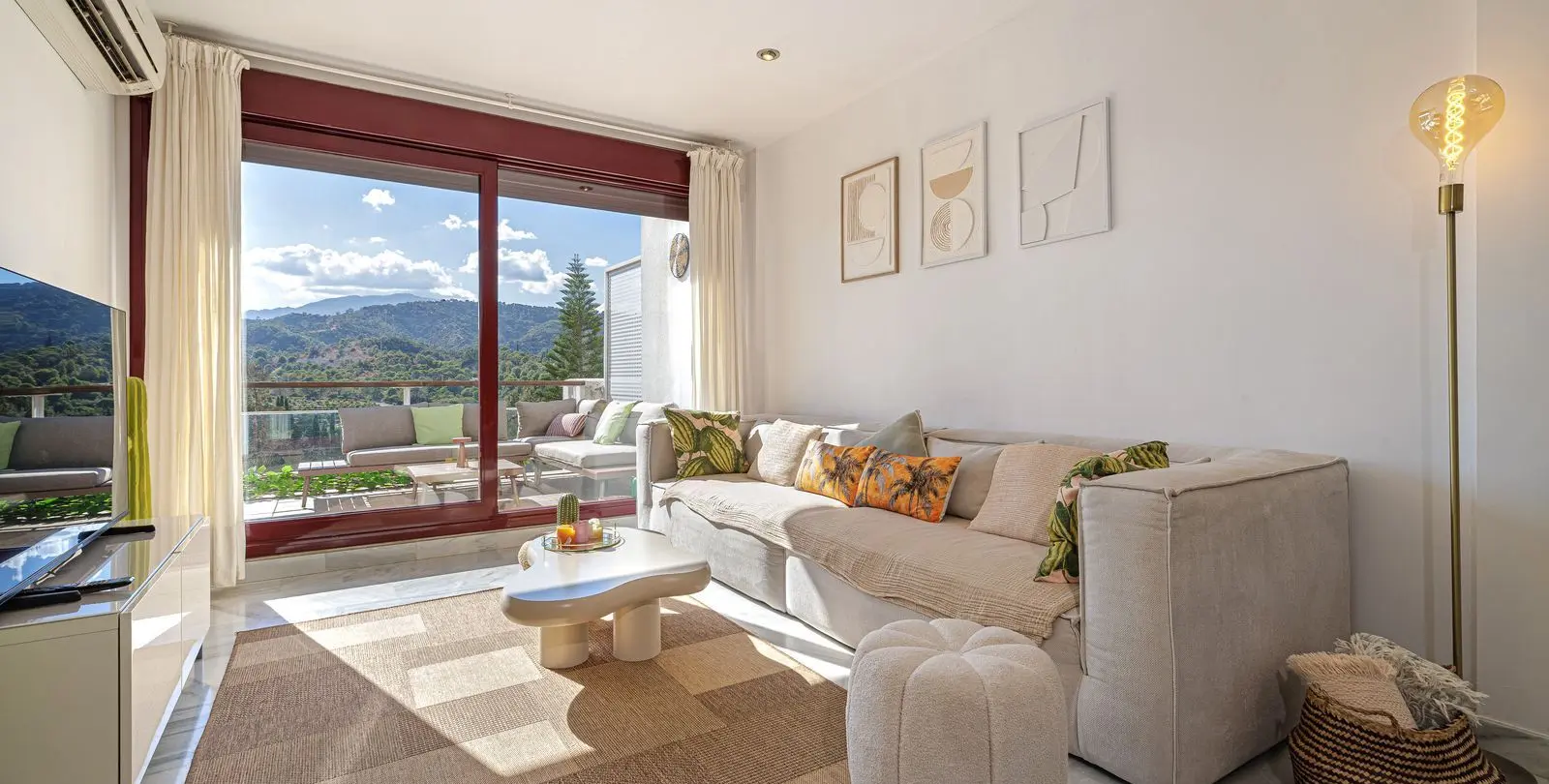 Venta de apartamento en planta media en Benahavís 13