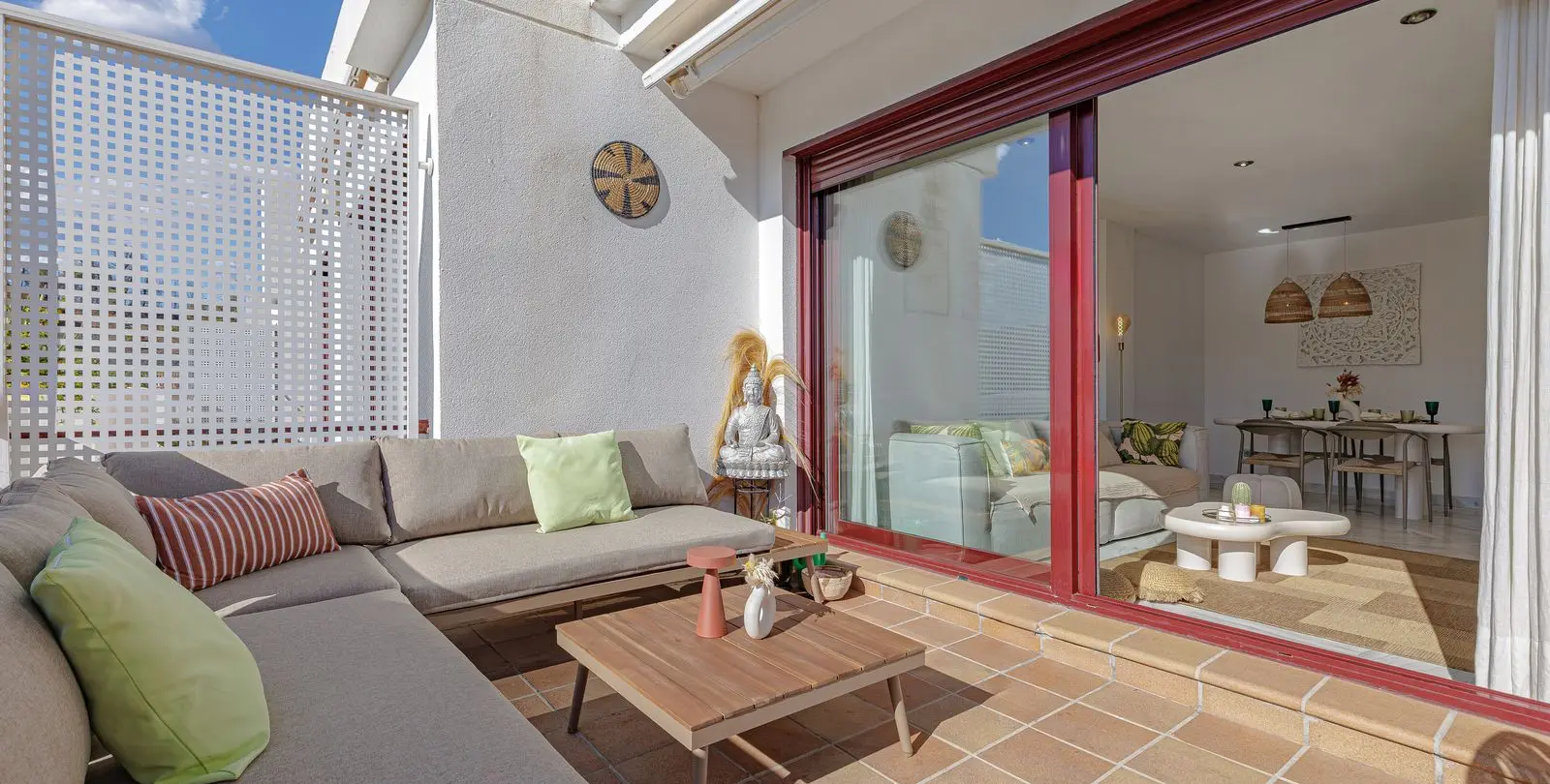 Venta de apartamento en planta media en Benahavís 22