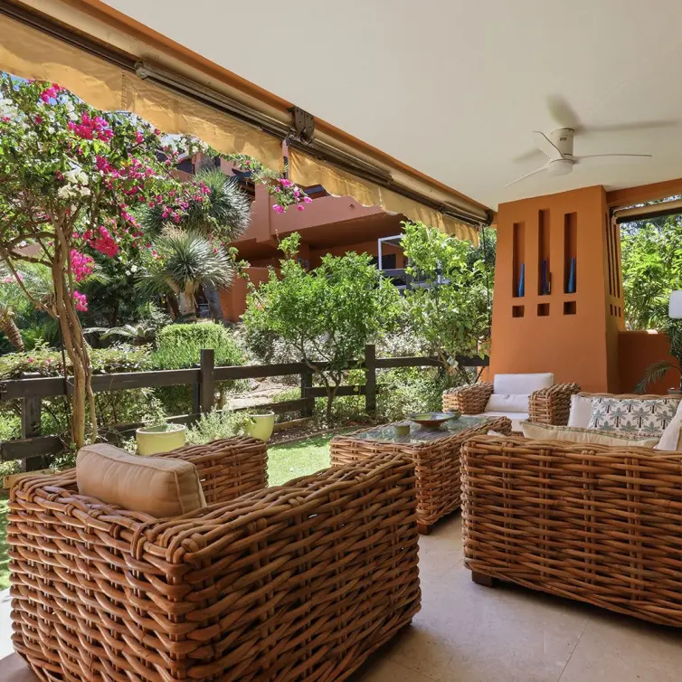 Venta de apartamento en planta baja en Estepona