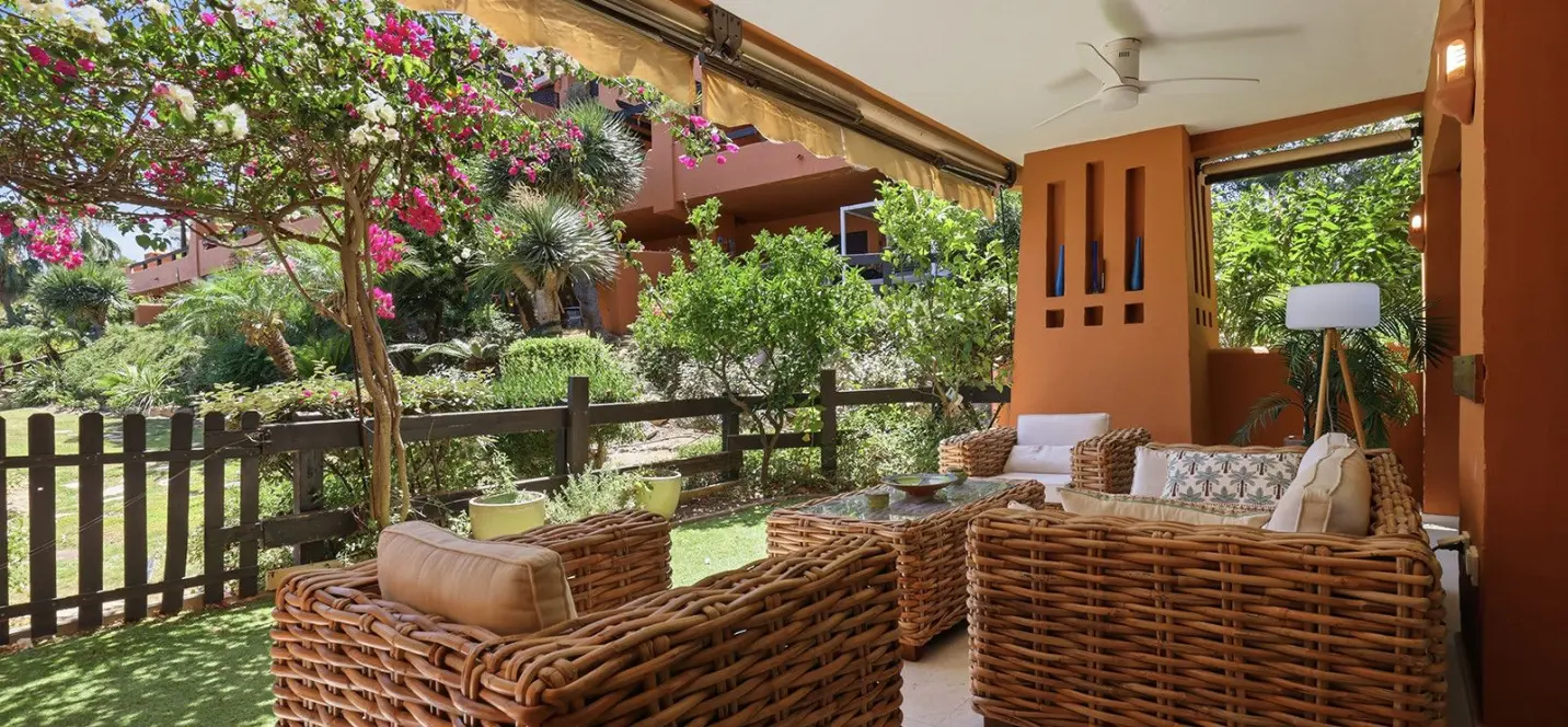 Venta de apartamento en planta baja en Estepona 0