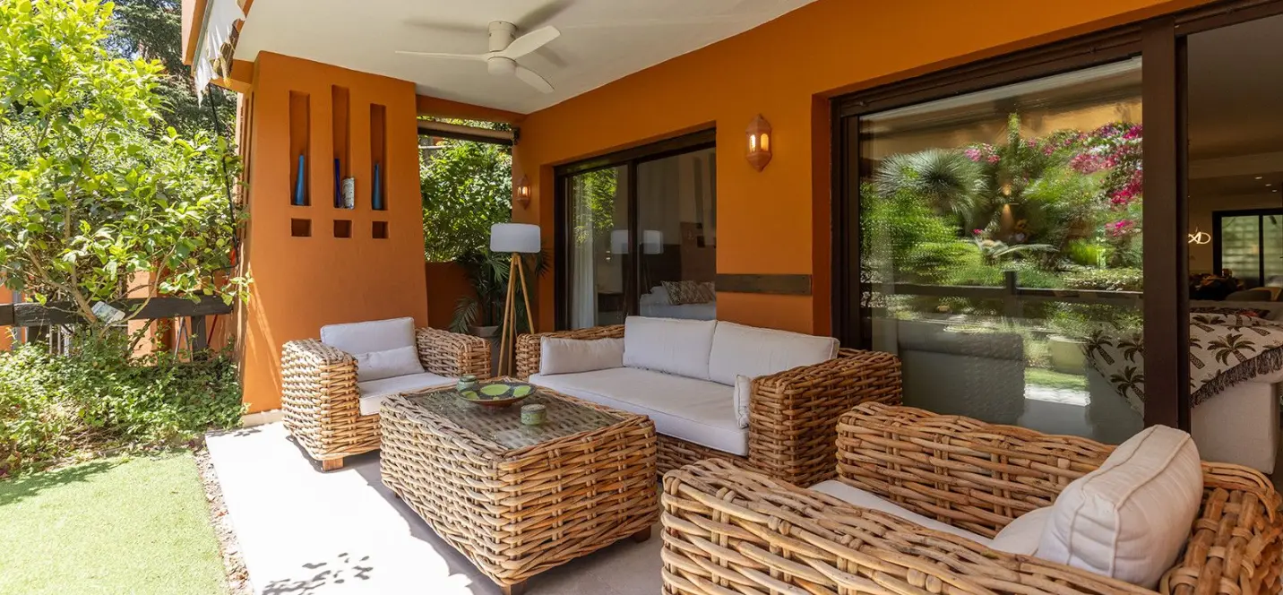 Venta de apartamento en planta baja en Estepona 2