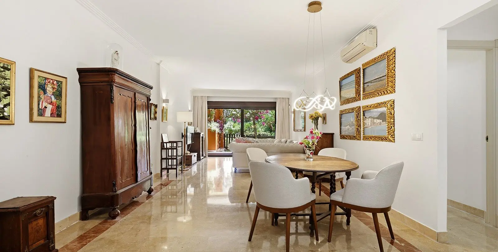 Venta de apartamento en planta baja en Estepona 4