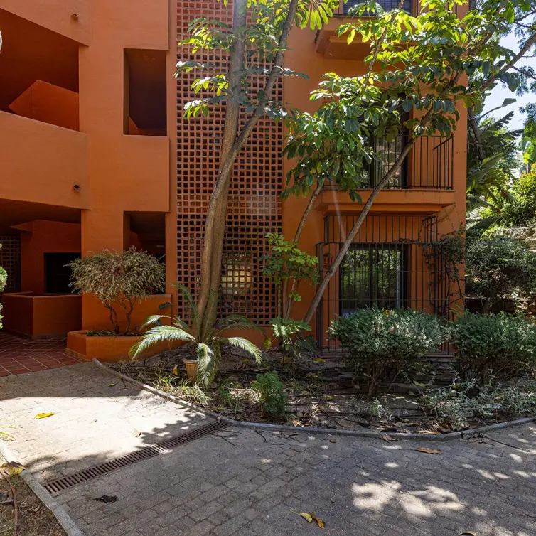 Venta de apartamento en planta baja en Estepona