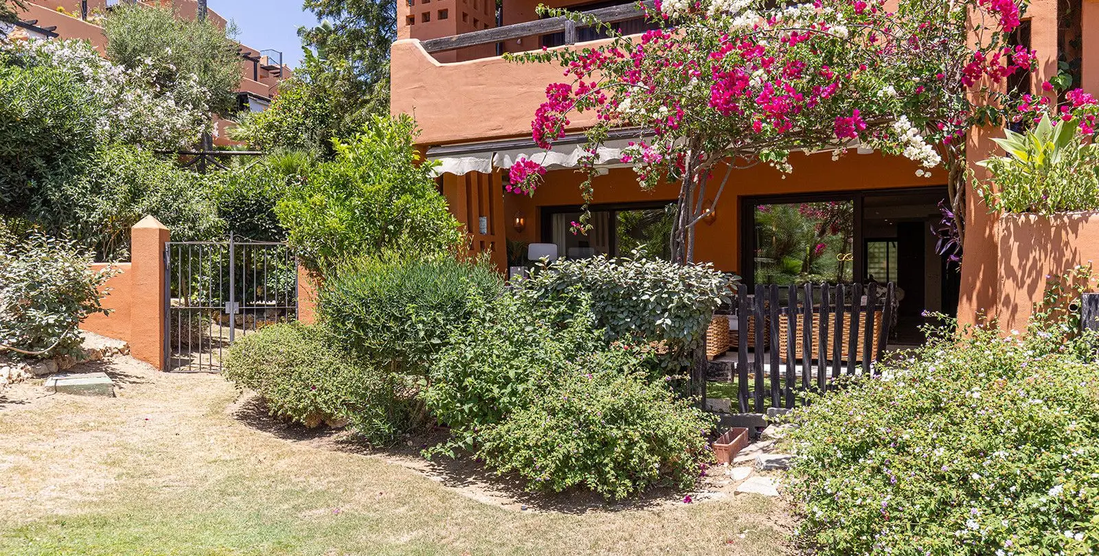 Venta de apartamento en planta baja en Estepona 6