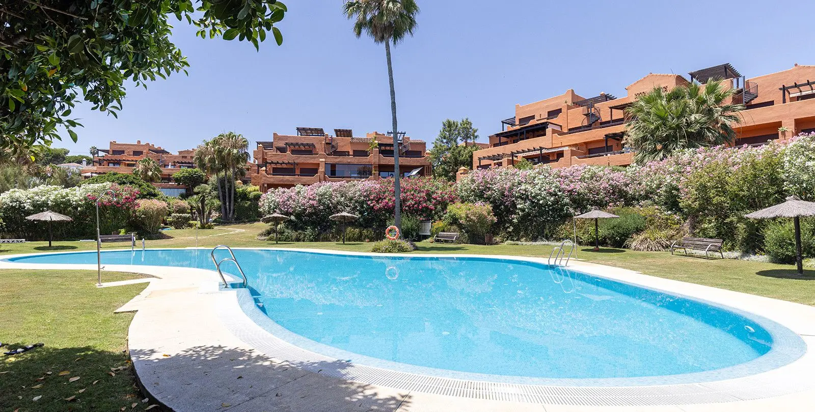 Venta de apartamento en planta baja en Estepona 7