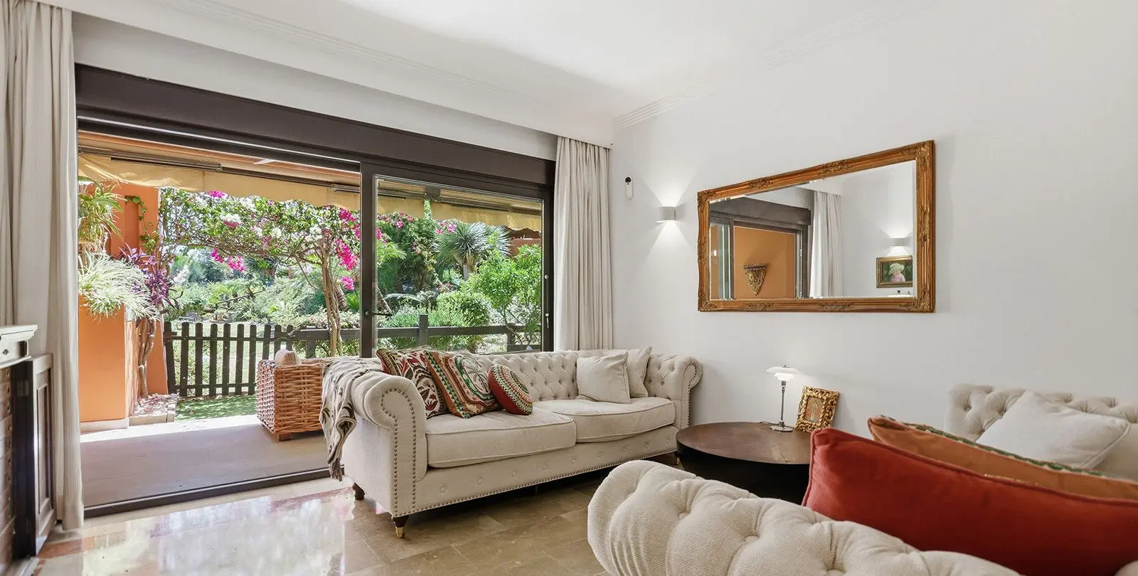 Venta de apartamento en planta baja en Estepona 18