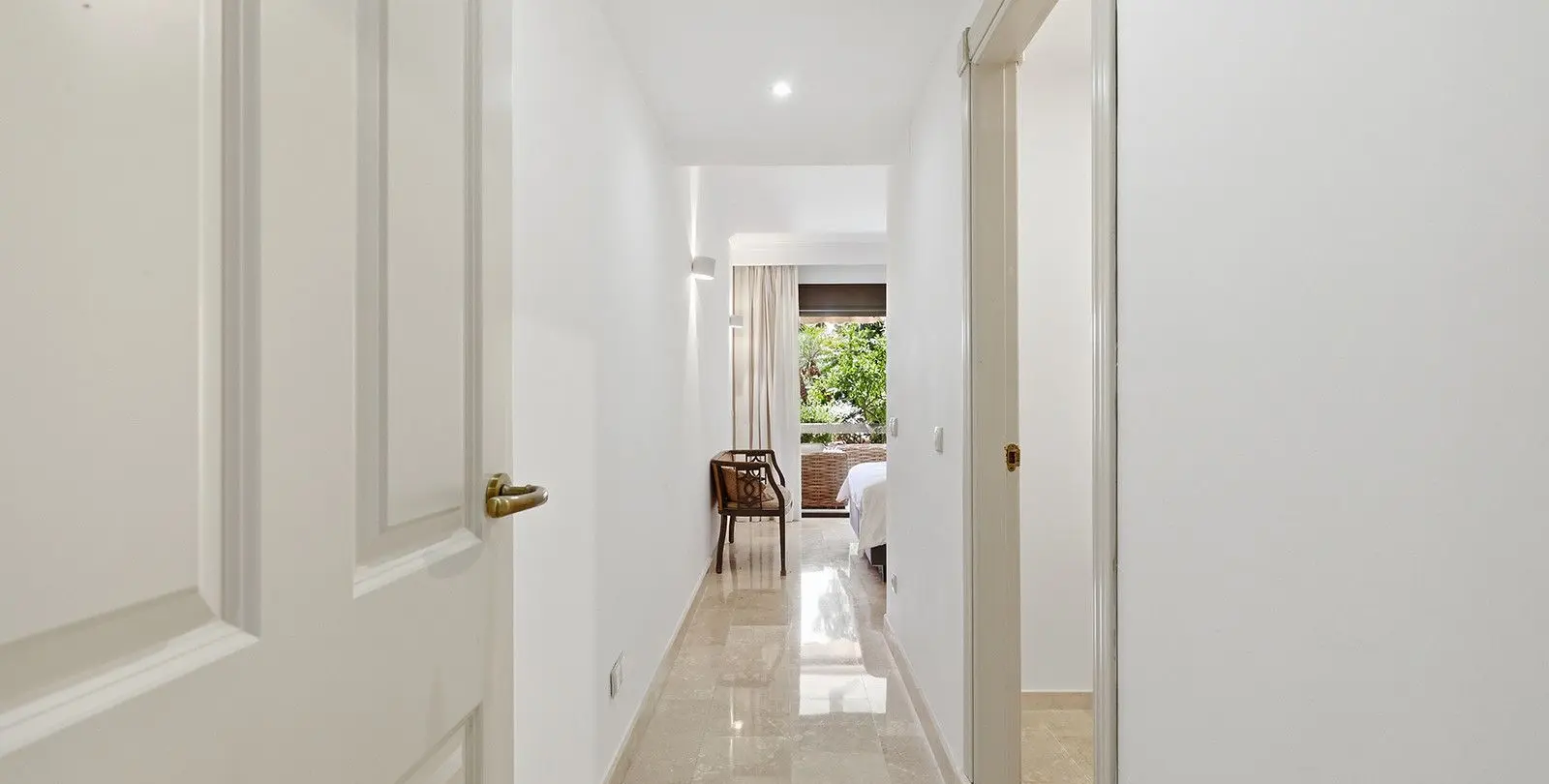 Venta de apartamento en planta baja en Estepona 26
