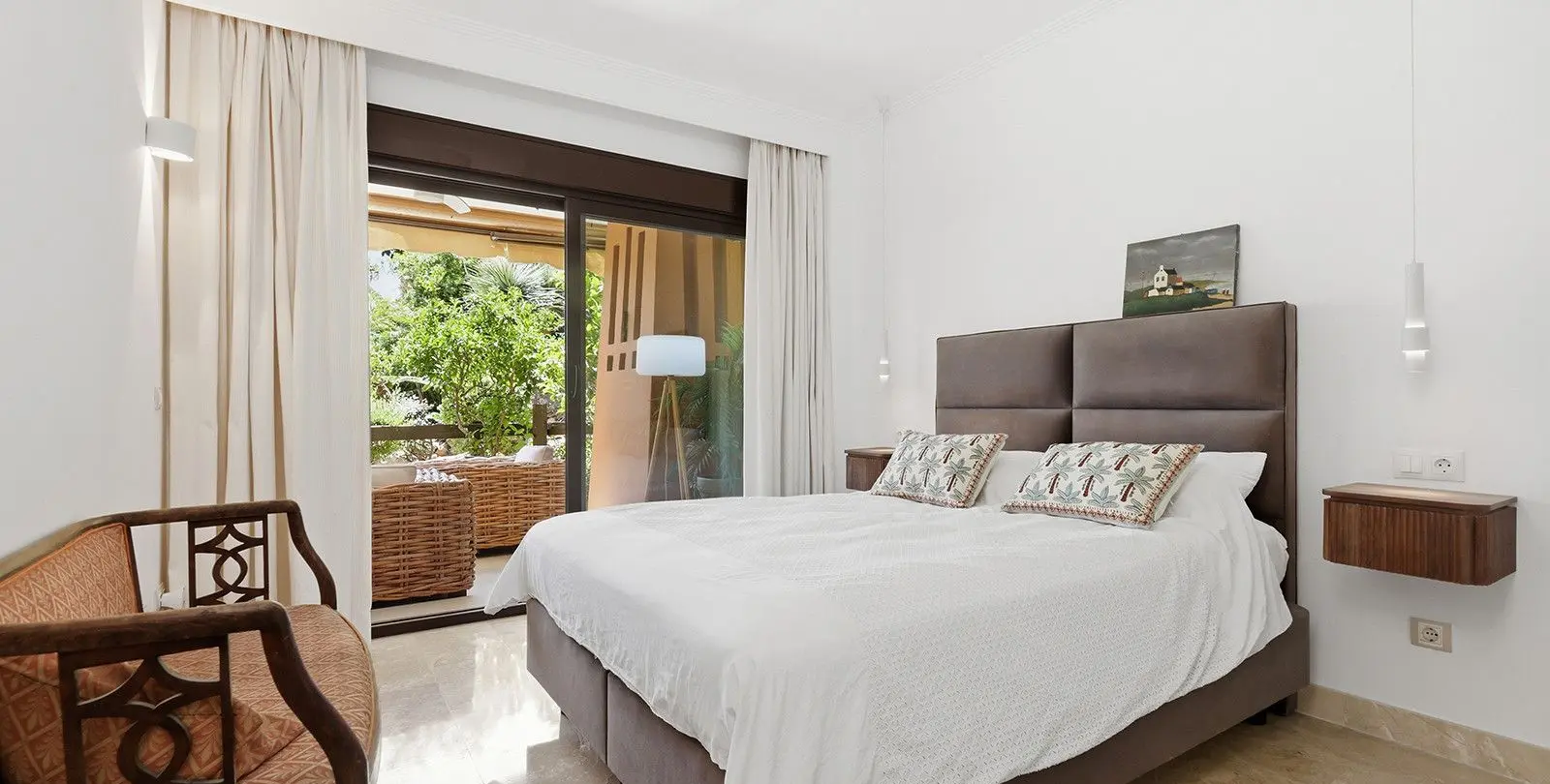 Venta de apartamento en planta baja en Estepona 28