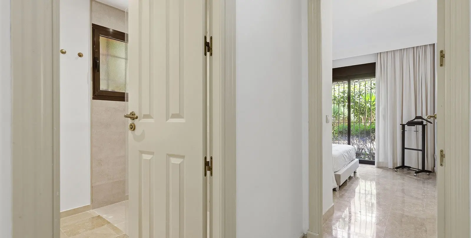 Venta de apartamento en planta baja en Estepona 36
