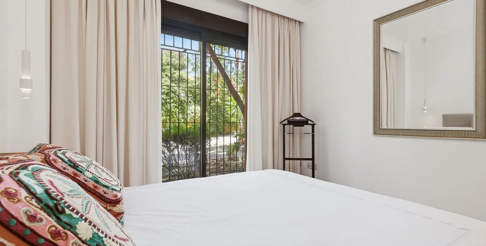 Venta de apartamento en planta baja en Estepona 41